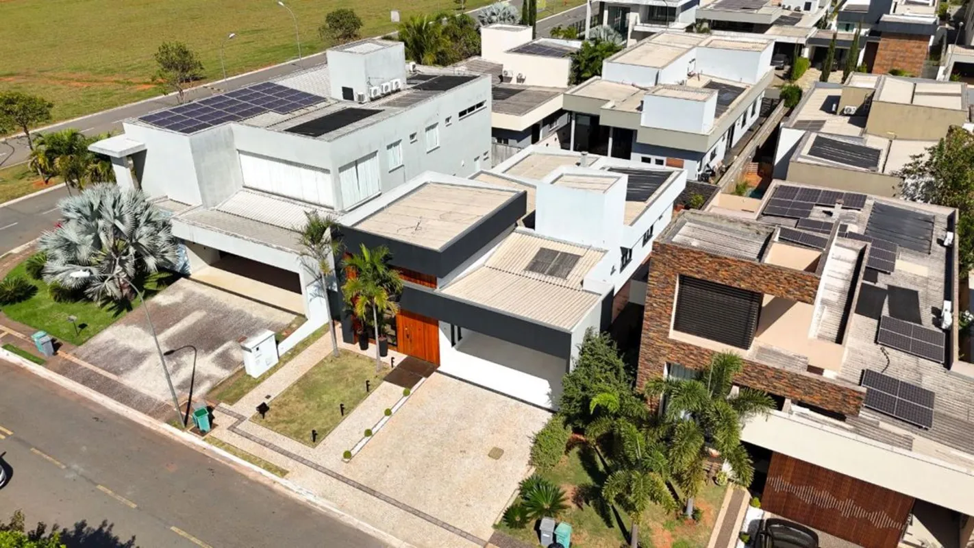 Descubra o refÃºgio perfeito para sua famÃ­lia no Portal do Sol Green, onde a tr...