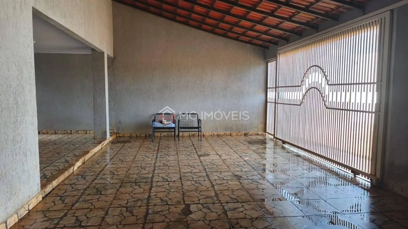 Casa à Venda na Quadra P Chácara 16 – Setor Coimbra | 4 Quartos | 2 Suítes | Lot...
