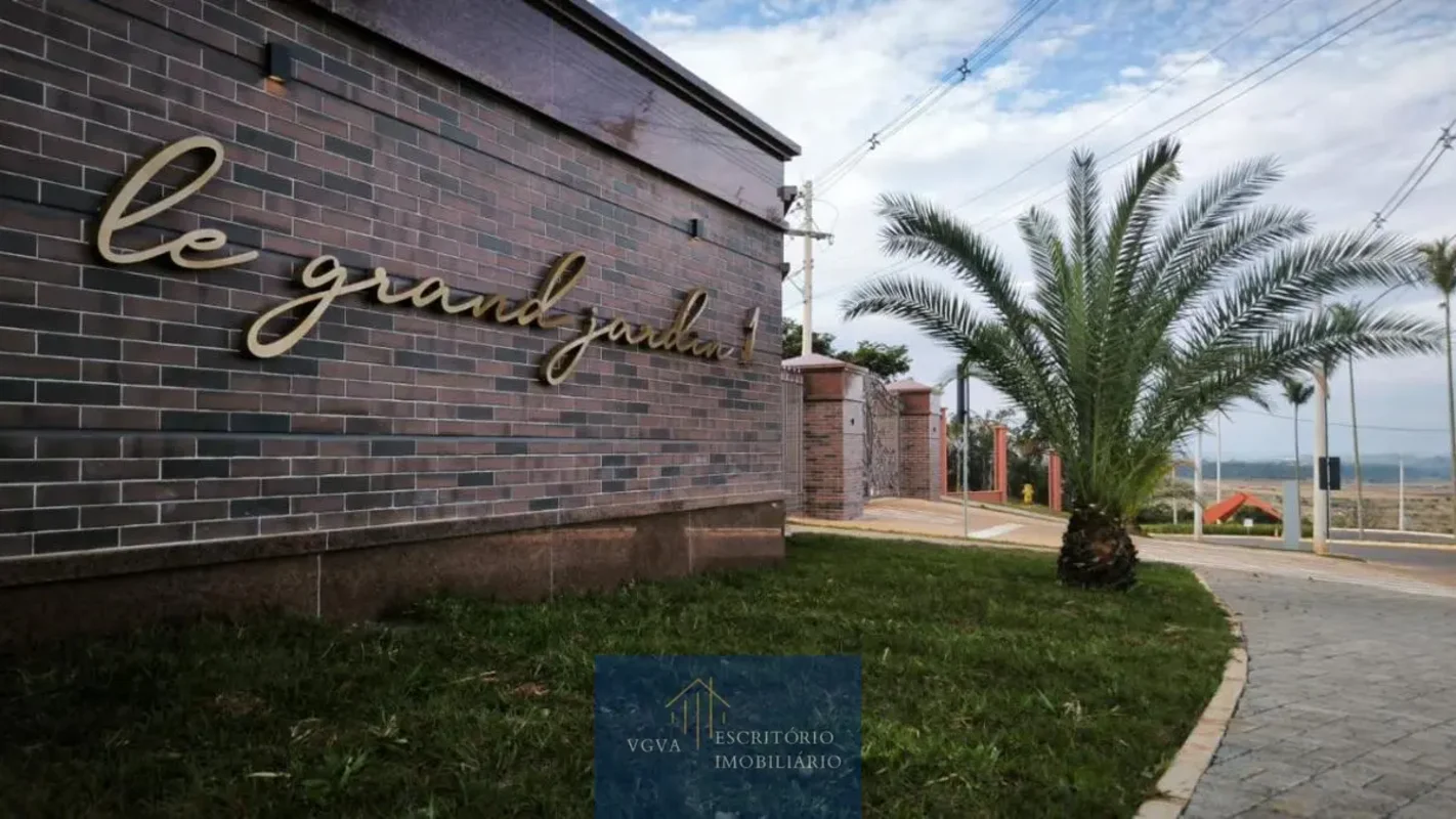 Descubra o privilégio de viver no Le Grand Jardin, um empreendimento pensado par...