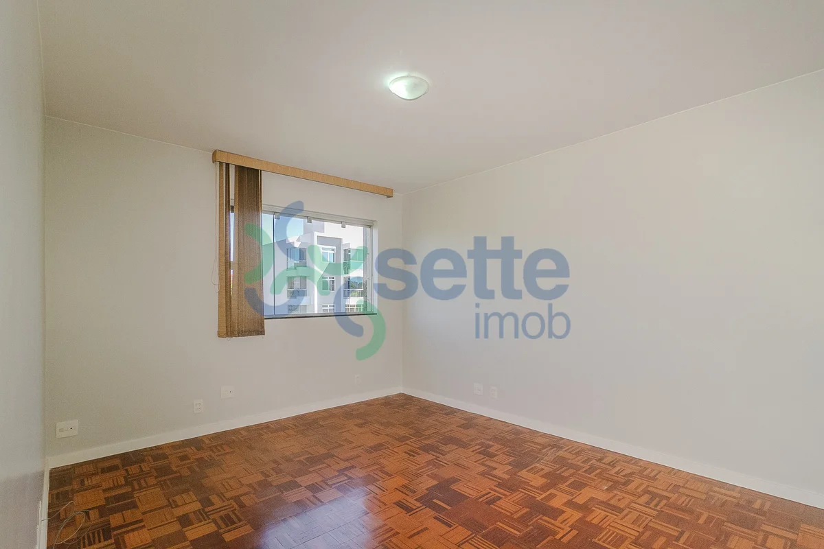 SQN 216 Apartamento Reformado, de canto, 40 m² e vaga de garagemSe você procura ...