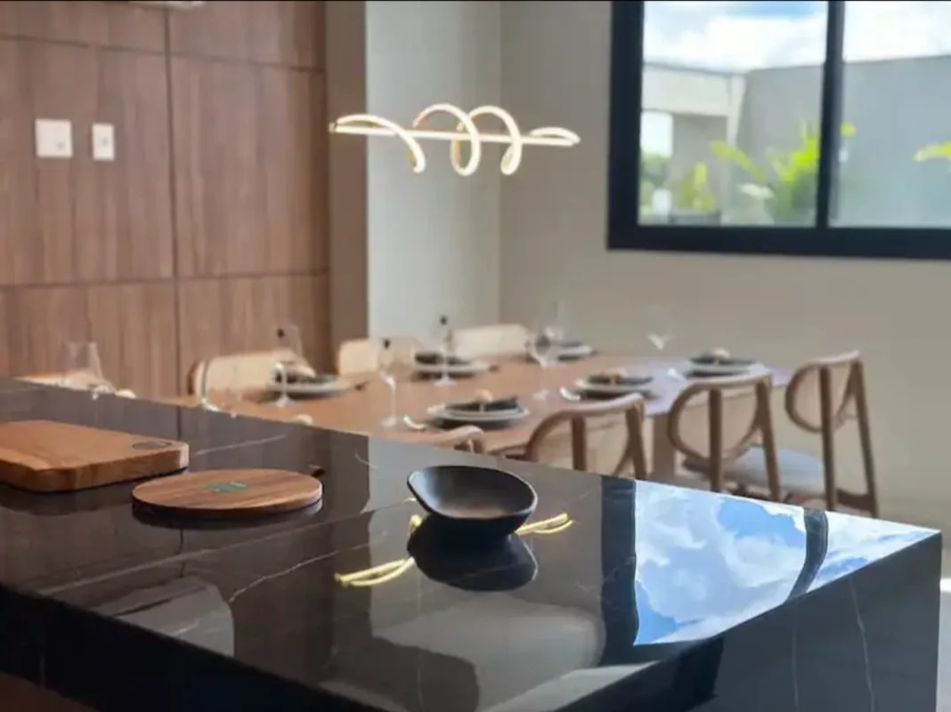 Apartamento de 2 quartos, sendo 1 suíte, com 61,70m² de área útil, localizado na...