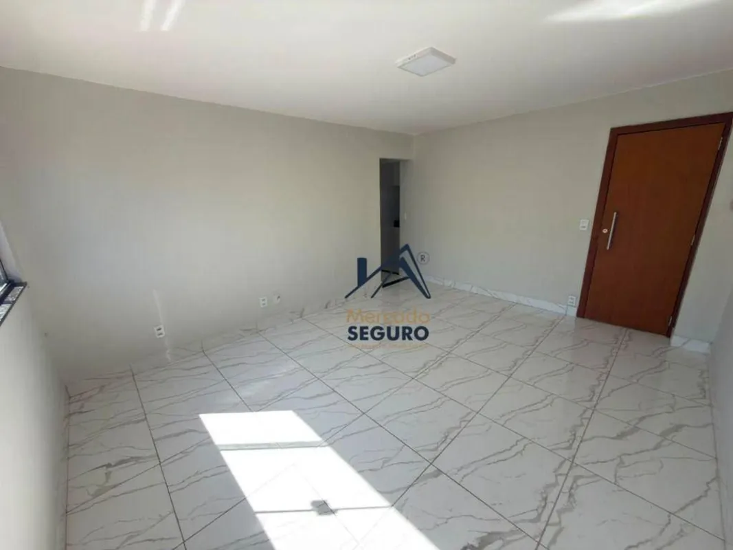 Mercado Seguro Imóveis vende:- SHCES 301 Bloco F Cruzeiro Novo/DF- Apartamento r...