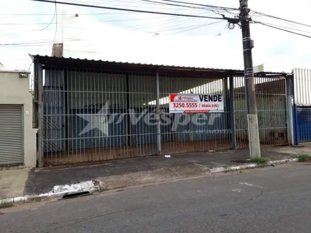 Prédio Comercial contendo 02 pavimentos, sendo 03 apartamentos na parte superior...