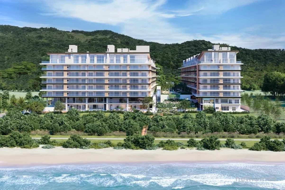 O Azzure Home Club está localizado na Praia Brava, um dos endereços mais valoriz...
