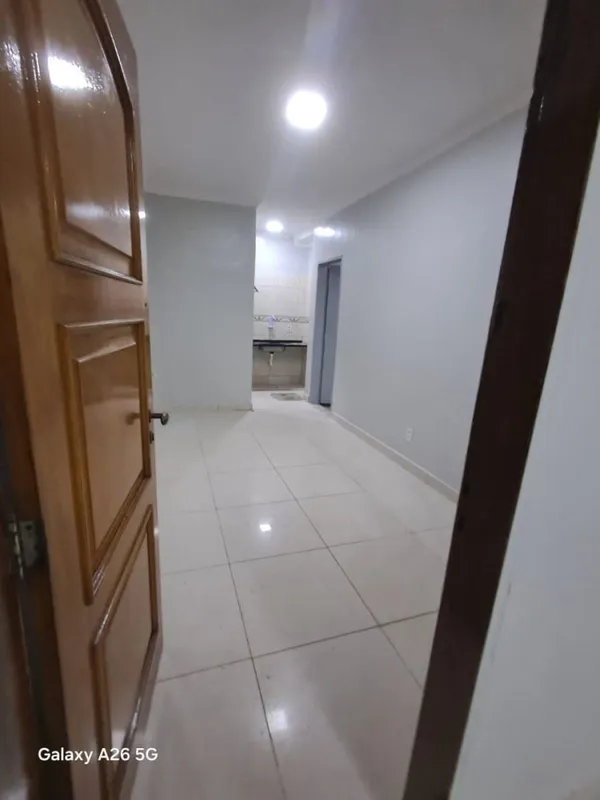 CASA COM 01 QUARTO, SALA, COZINHA, E 01 BANHEIRO, COM 01 VAGA DE GARAGEM.NAO É S...
