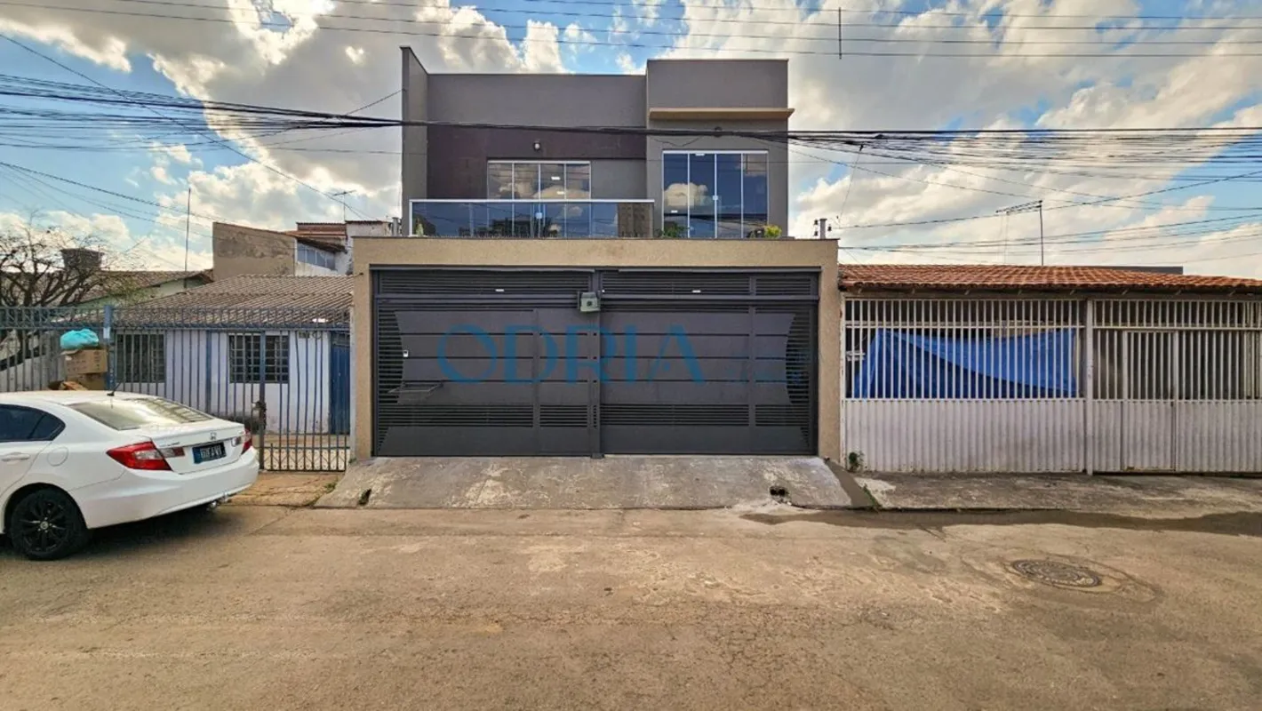 REFORMADASOBRADO ALTO PADRÃO NA SAMAMBAIA NORTEQR 402 CONJUNTO 14Casa moderna de...