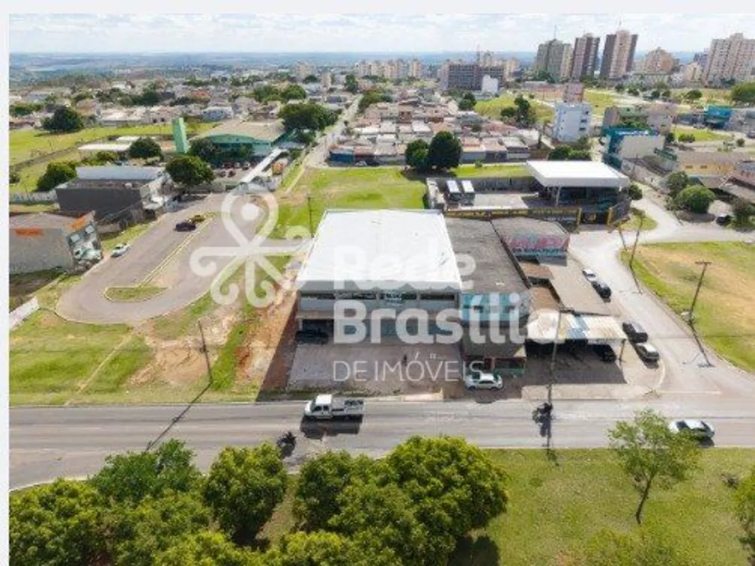 Galpão comercial com excelente localização na QN 501, Conjunto I, Lote 02, Samam...