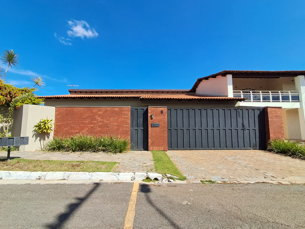 Alugo casa no Condominio do Lago Sul• ?Casa em condomínio fechado, muito organiz...