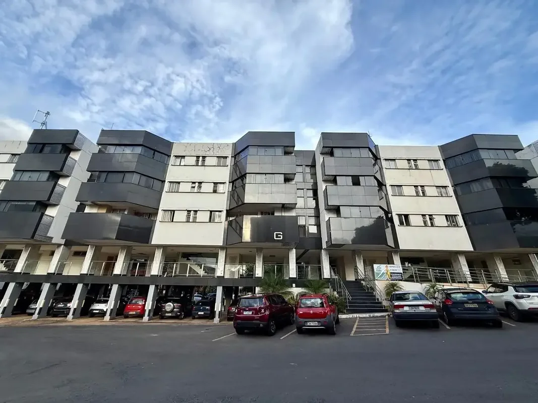 Lindo apartamento reformado de 2 quartos na SHCGN 716 – Asa NorteLocalizado em u...