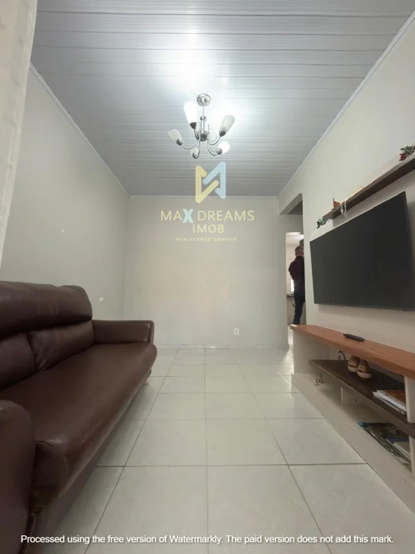 OPORTUNIDADE IMPERDÍVEL – 2 CASAS NO MESMO LOTE!QR 315 – Santa Maria/DFExcelente...