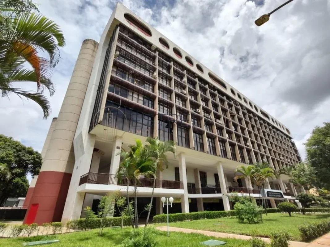 Excelente oportunidade no SRTVS – Assis Chateaubriand!Conjunto composto por 03 s...