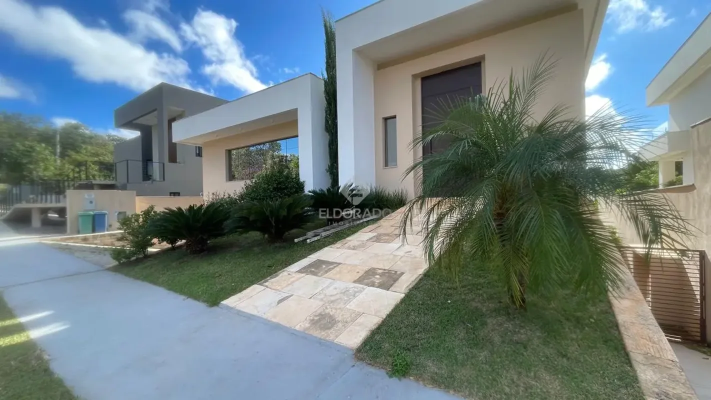 Apaixone-se por esta linda casa térrea no Residencial Santa Mônica, localizado n...