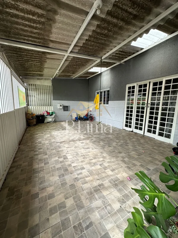 Imóvel composto por 2 quartos, sala, cozinha, banheiro social, lavabo, corredor ...