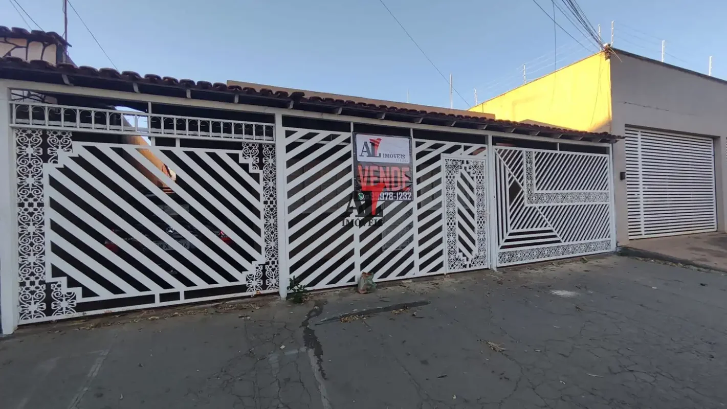 OPORTUNIDADE IMPERDÍVEL EM PLANALTINA/DF!Excelente imóvel com duas casas indepen...