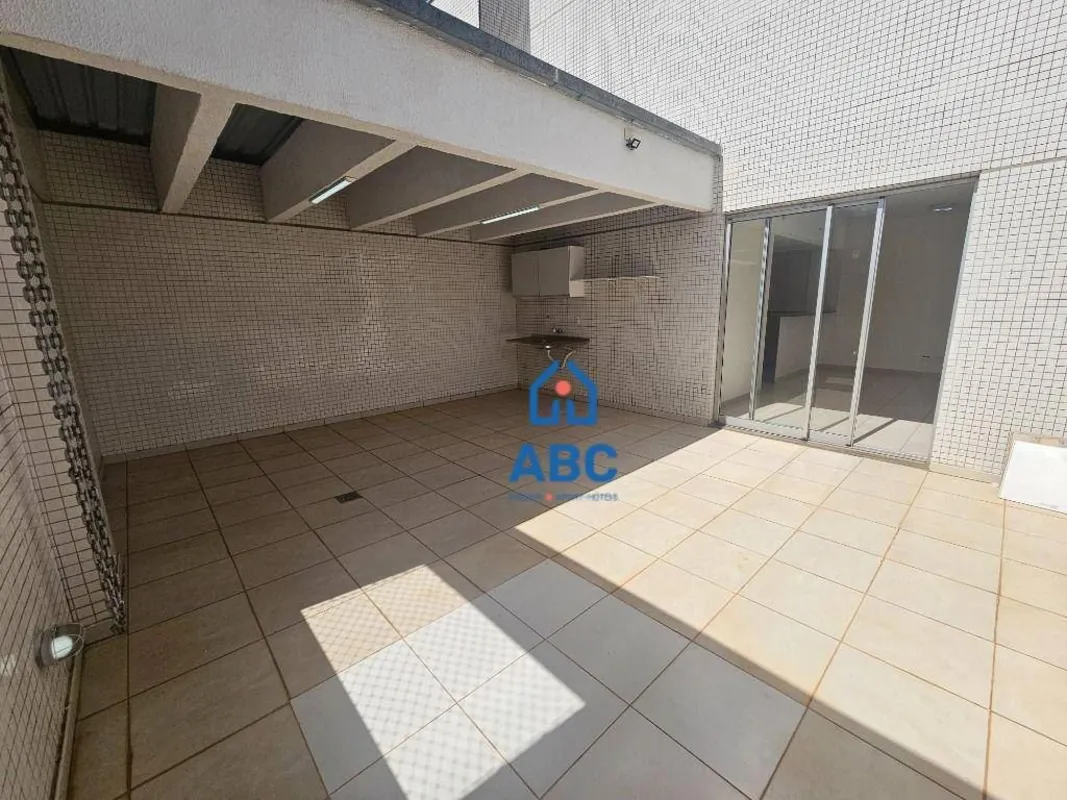 - DUPLEX NO ED PAÇO LINEA COM COBERTURA PRIVATIVAOportunidade única! Imagine mor...