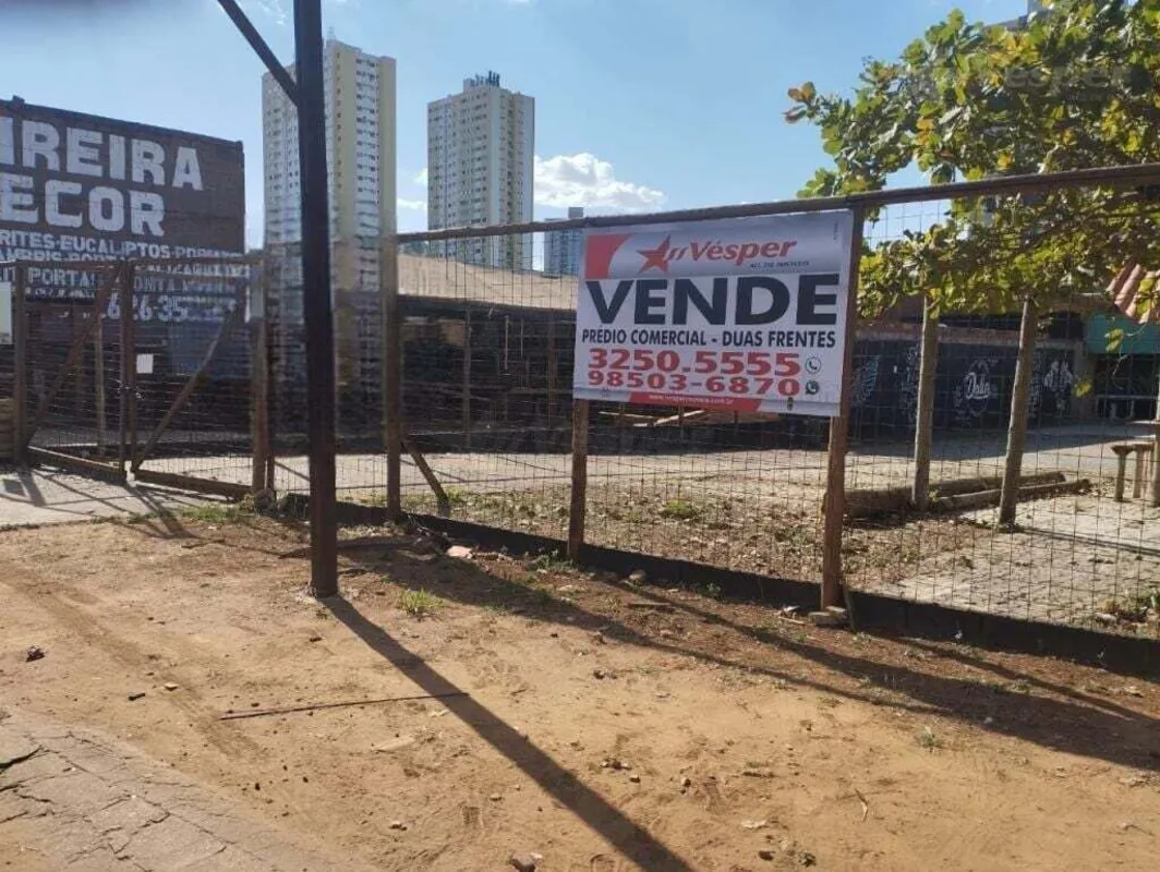 Prédio Comercial à venda com área construída de 438,00m² e área total de 1.418,5...