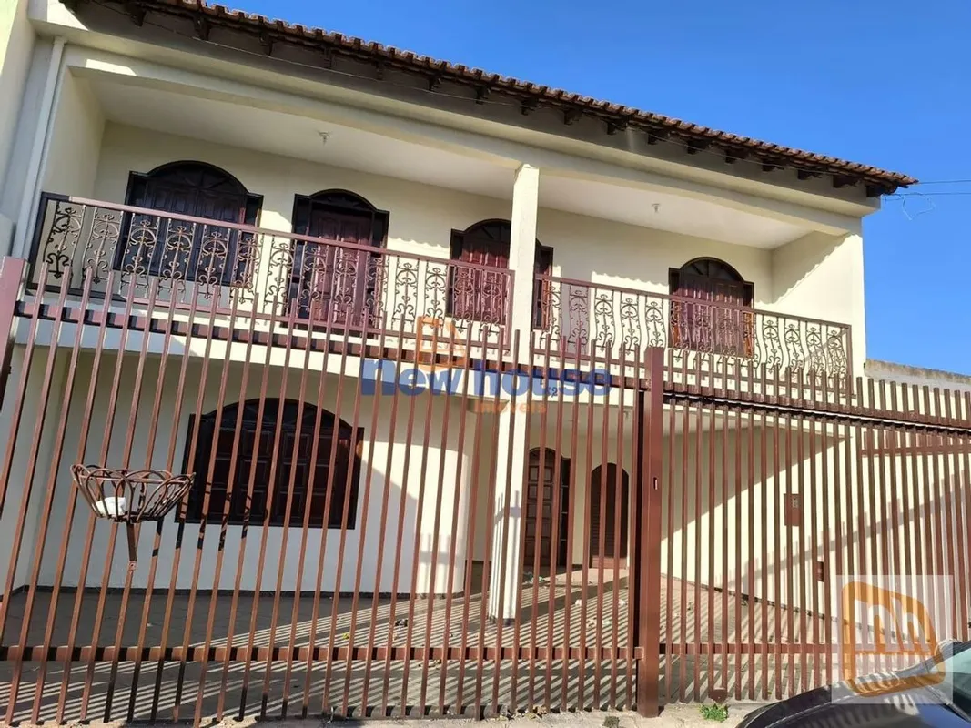 SOBRADO DE ALTO PADRÃO NA QNM 09 (CEILÂNDIA SUL)! Aceita imóvel de menor valor n...