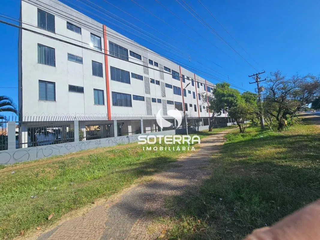 Soterra Imobiliária disponibiliza para venda excelente apartamento QNA 52 Pistão...