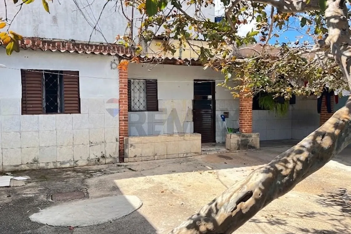 Se você procura uma casa à venda no Recanto das Emas com excelente localização, ...