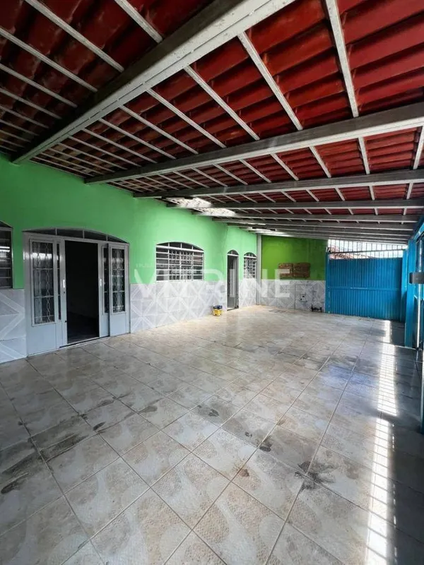 Casa setor central do Gama, 3 quartos e 1 suíte. 3 quartos / 1 suíte Toda na laj...