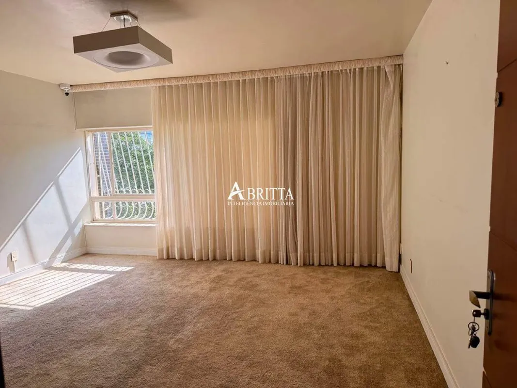 NASCENTE | ASA SUL | 4 QUARTOS | 155,60 M² 155,60 m²4 quartos, 1 com closet Sala...