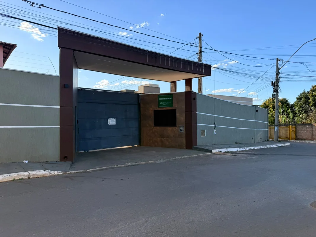 Imagine morar em uma charmosa casa de 2 dormitórios, sendo 2 suítes, no coração ...
