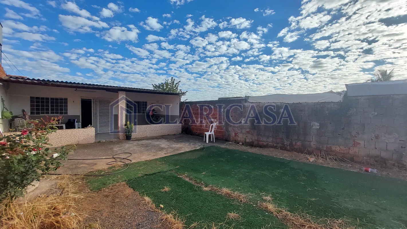 ARNIQUEIRA | CASA EM CONDOMÍNIO – 2 QUARTOS – 4 VAGAS – 65 m²Apresentamos esta c...