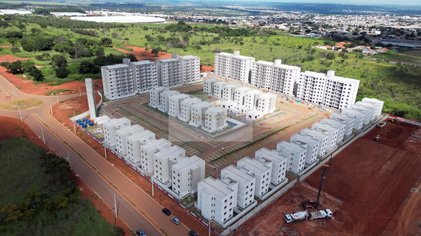 Conquiste seu novo lar na melhor localização de Santa Maria, DF. Este apartament...