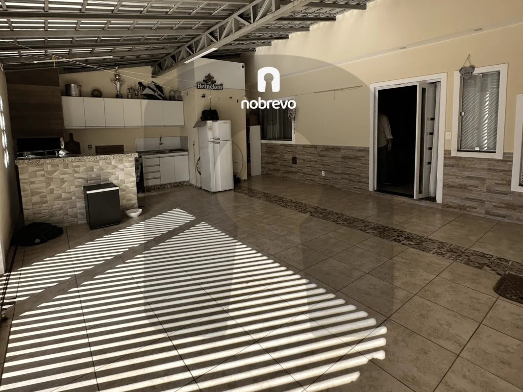 EXCELENTE OPORTUNIDADE DE MORAR BEM NA QNO 05 casa residencial reformada, área d...
