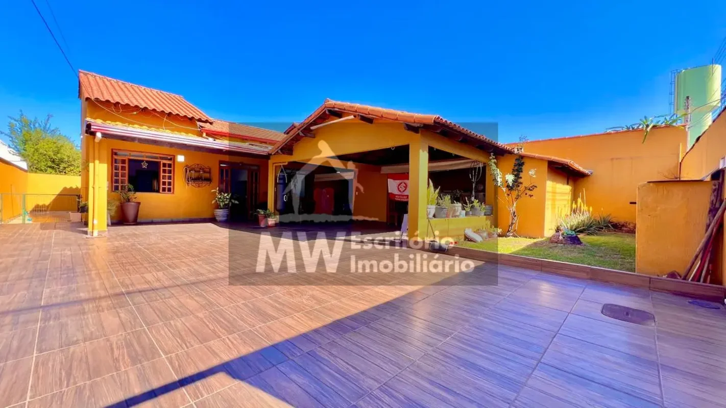  MW IMOBILIÁRIA VENDEExcelente casa térrea na região do Grande Colorado – Sobrad...