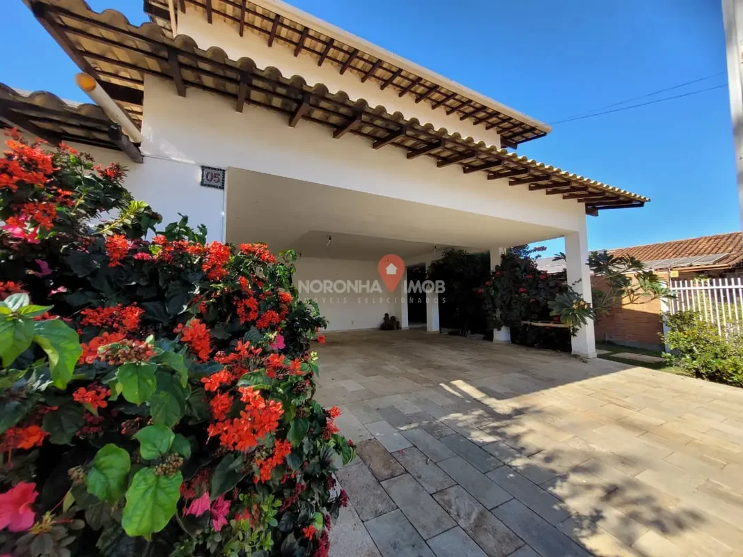 Esta excelente casa está disponível para aluguel no prestigiado bairro Lago Sul....