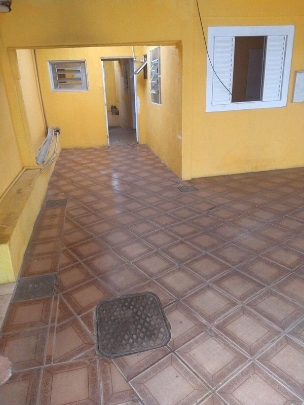 VENDO excelente casa térrea para reformar:Onde você pode construir a casa dos se...