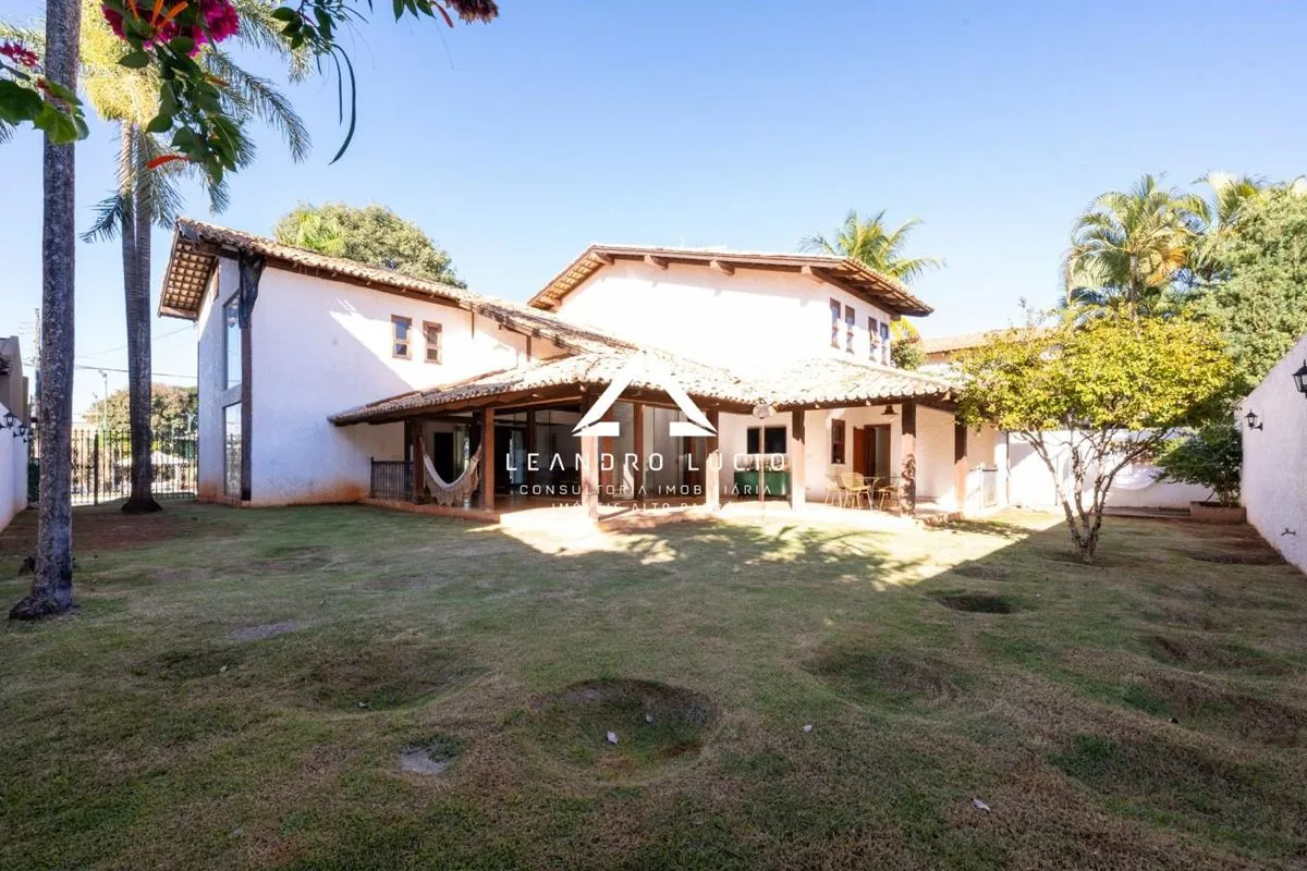 Sobrado Colonial à Venda no Jardins Viena Aparecida de Goiânia Sobrado de alto p...