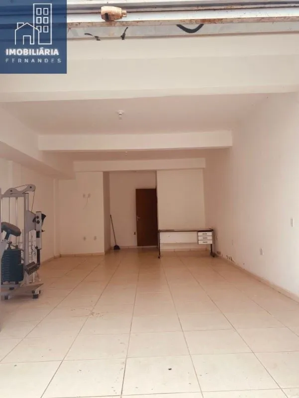 IMOBILIÁRIA FERNANDES aluga loja na quadra 12 do Setor Leste, na qual a mesma po...