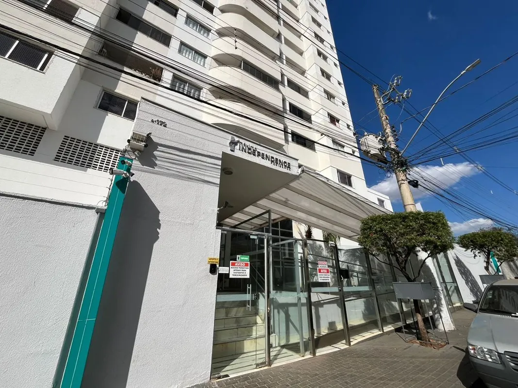 O imóvel conta com 2 quartos, sendo 1 suíte, ambos equipados com armários planej...