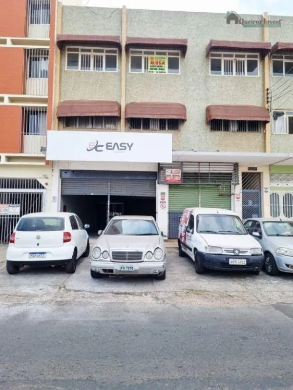 Ponto comercial para todos ramos de atividades.Loja com área útil de 243,20m².Ex...