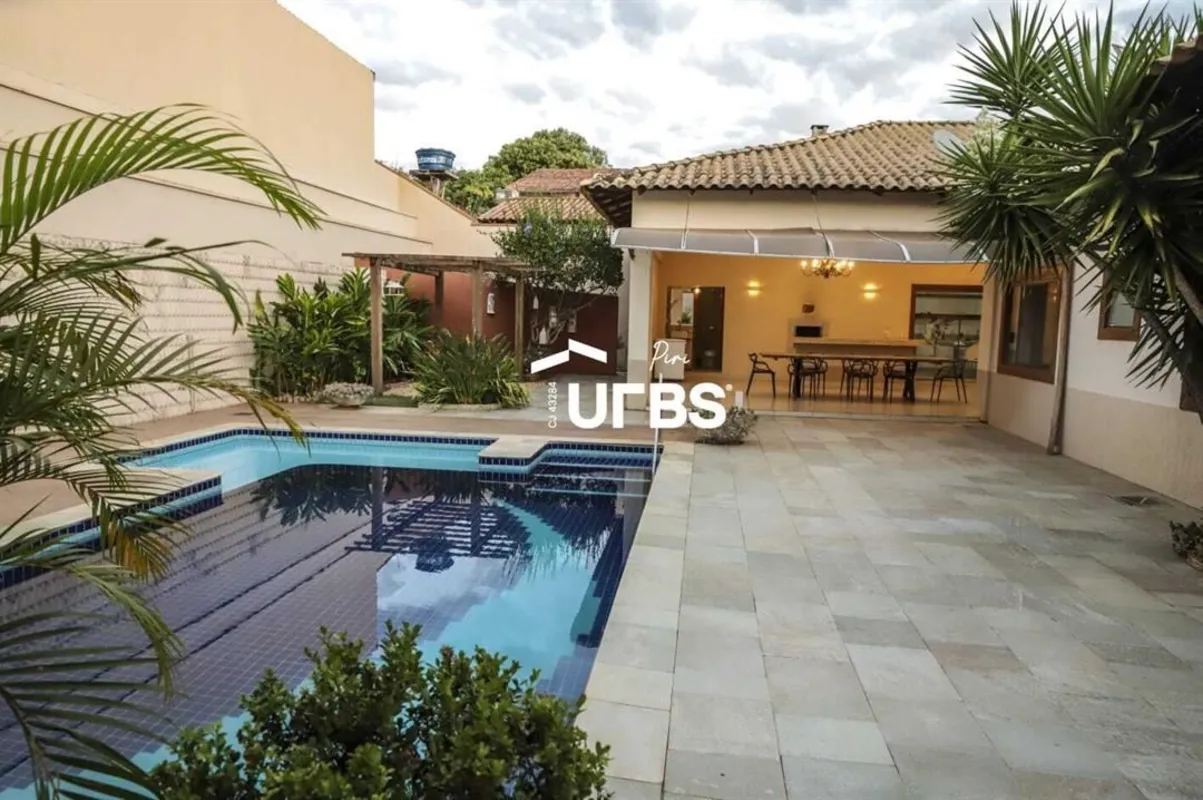 COD U-0021093 - Viva em Pirenópolis com Estilo e Conforto!Esta belíssima casa, c...
