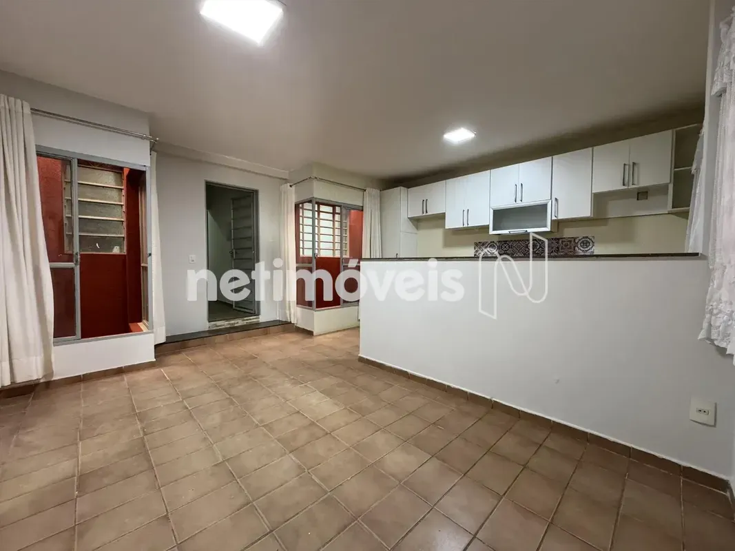 SHIGS 708 - 02 QUARTOS - 01 QUARTO DE APOIO - EXCELENTE LOCALIZAÇÃO Casa Térrea ...