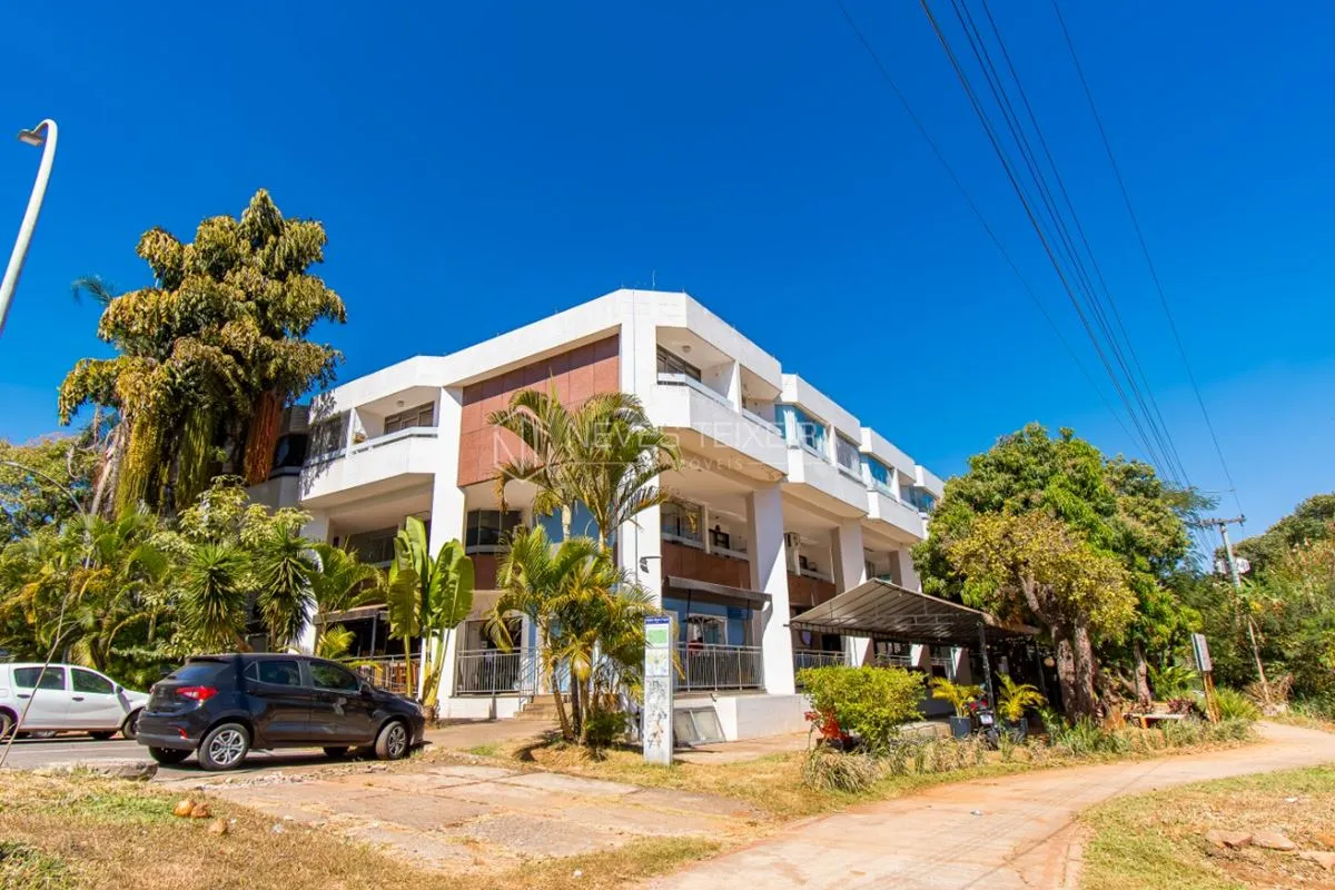 NEVES TEIXEIRA IMÓVEIS VENDEExcelente kit/sala localizada no subsolo da 413 Nort...