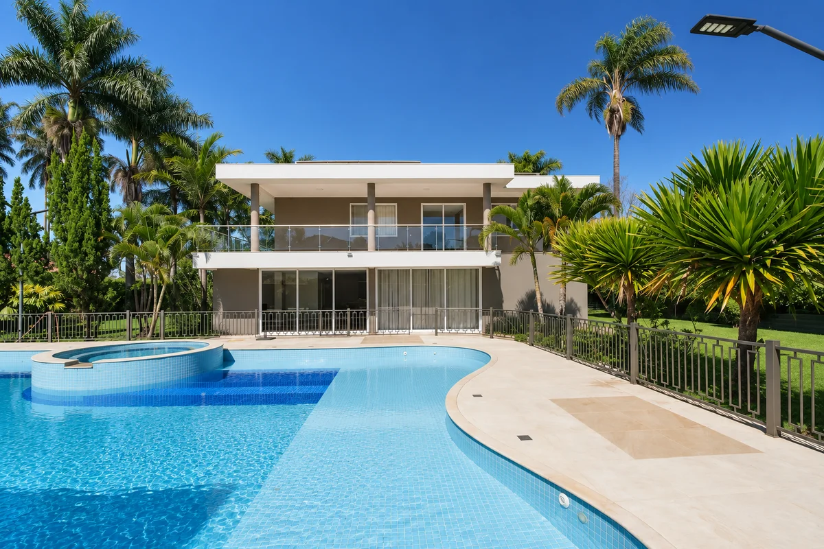 Casa de dois pavimentos, com projeto que valoriza conforto, elegância e ambiente...