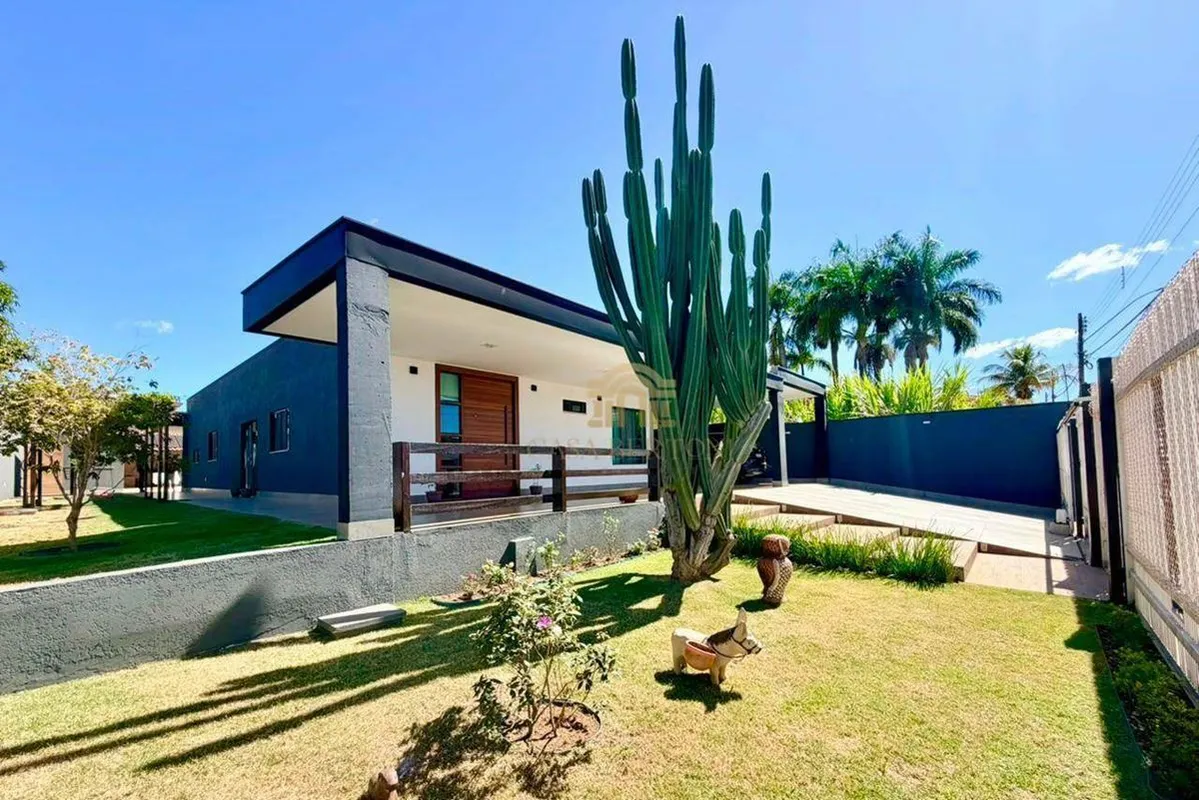CASA RUA 4 VICENTE PIRES LOTE 807M² 4 SUÍTES PISCINA AQUECIDAProjeto moderno, am...