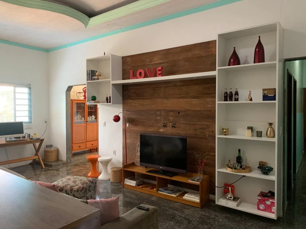 Descubra uma casa exclusiva na Rua Dourados, no Setor dos Afonsos, em Aparecida ...