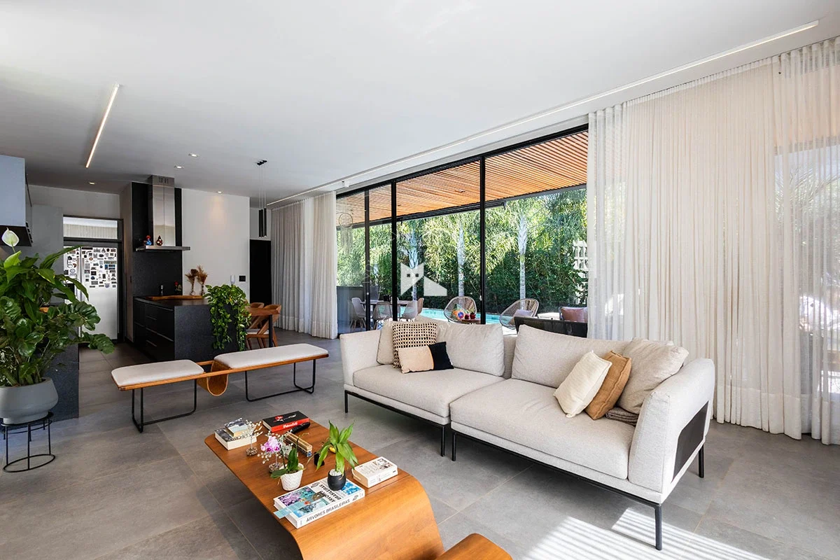 Arquitetura contemporânea em perfeita harmonia com a natureza!Projetada pelo arq...