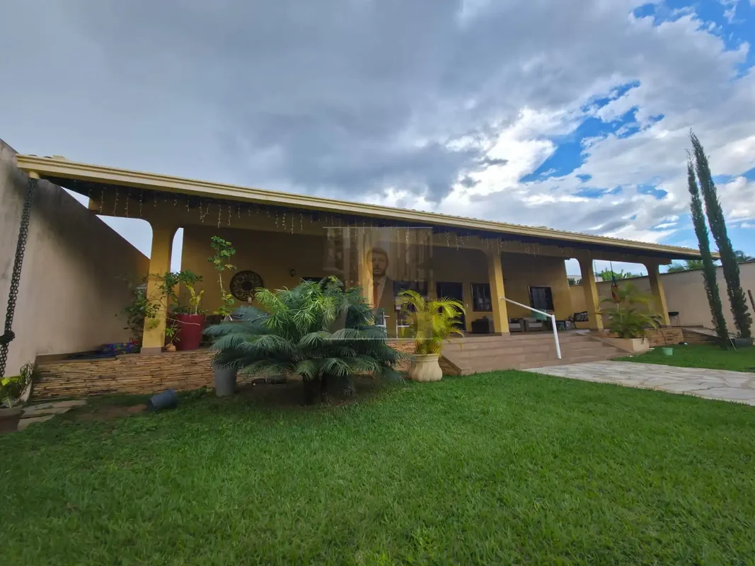 Casa Contemporânea em Condomínio Fechado – Morada Imperial (Rua 10)?Uma oportuni...