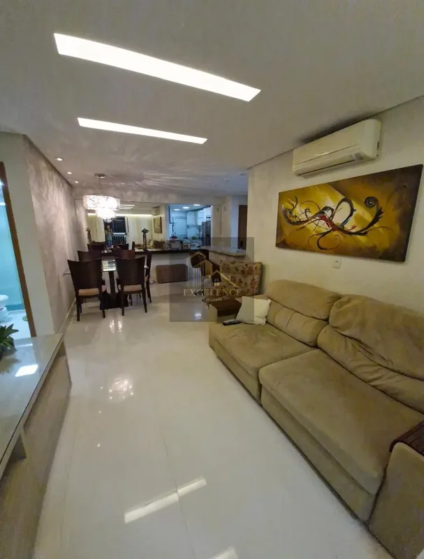 Excelente apartamento reformado e com 2 vagas de garagem;3 quartos sendo 1 suíte...