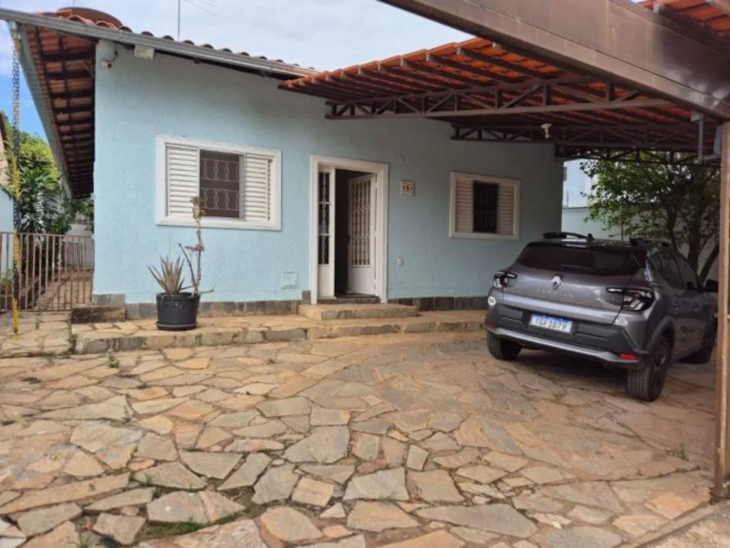 Casa com Edícula | Lote Vazado 400 m² | Excelente CusteioNÃO FINANCIA>>> NÃO ACE...