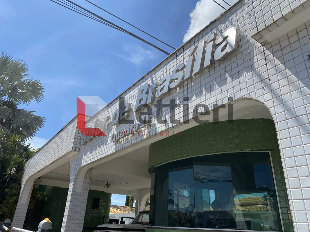 Descubra duas casas excelentes em um lote de 900m², perfeita para quem busca con...