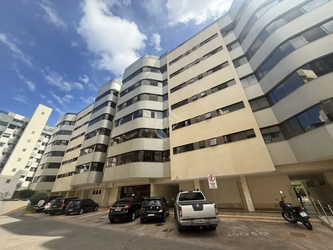 APARTAMENTO 3 QUARTOS (1SUÍTE), COM VAGA E COBERTURA COLETIVA À VENDA NA SQN 211...
