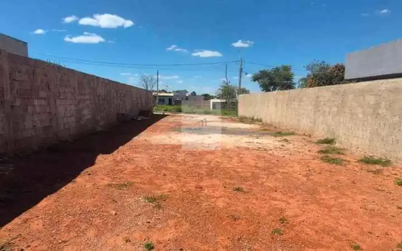 OPORTUNIDADE EM ARNIQUEIRA | CONJUNTO 05 Apenas 200 metros do Park WaySe você pr...