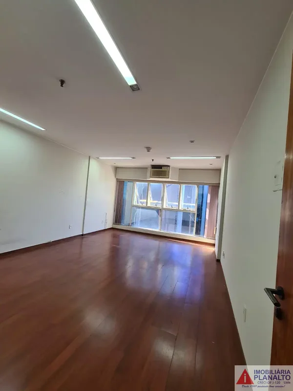 ALUGA-SE SALA COMERCIAL – SETOR BANCÁRIO SULEdifício Empire Center | Sala 914Exc...
